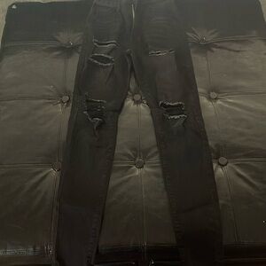 Distressed skinny jeans